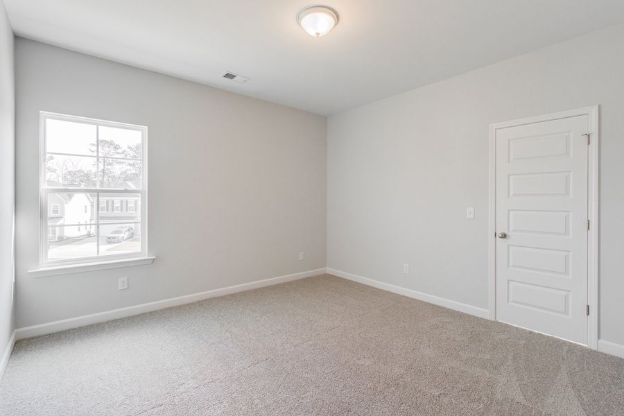 Spacious, unfurnished interior of a new home in Pebble Branch, Chapin (Image 35).