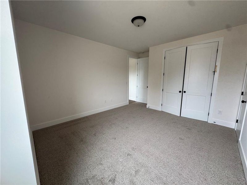 Spacious, unfurnished interior of a new home in , Waleska (Image 11).