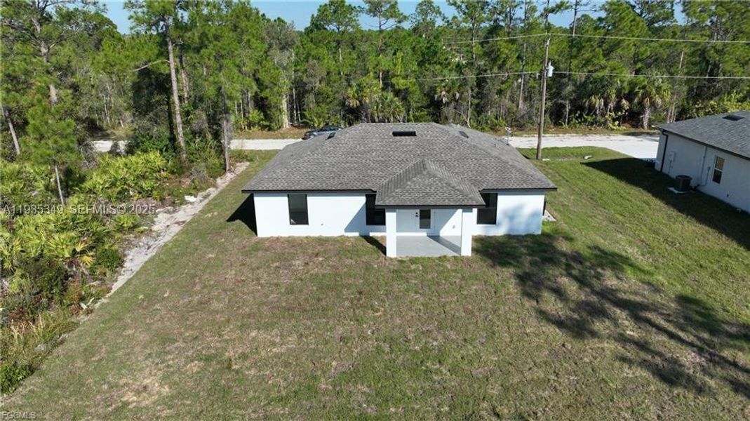Exterior details and patio area of a home in , Lehigh Acres (Image 3).