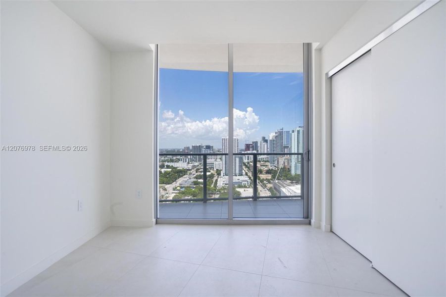 Spacious, unfurnished interior of a new home in , Miami (Image 32).