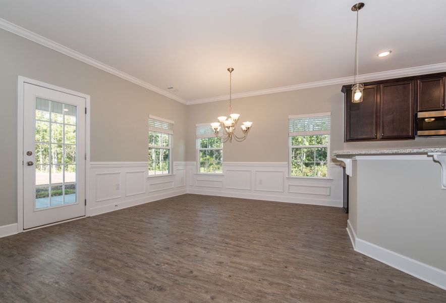 Madison – Dining Area with Optional Wainscoting