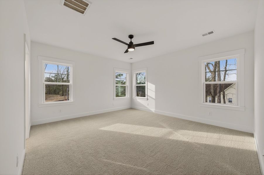 Representative unfurnished interior of a home built from the Ellis by Hunter Quinn Homes in Creek Pointe, Moncks Corner (Image 25).