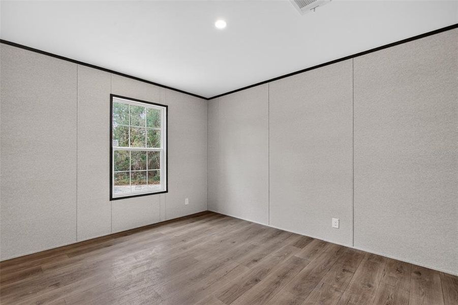 Spacious, unfurnished interior of a new home in , Interlachen (Image 38).