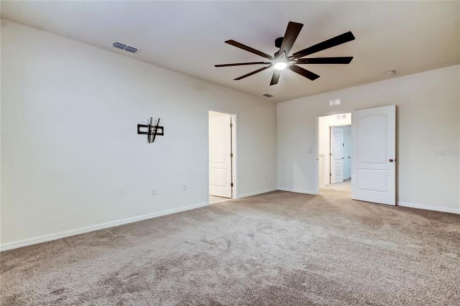 Spacious, unfurnished interior of a new home in Lakes at Laurel Highlands, Lakeland (Image 42).