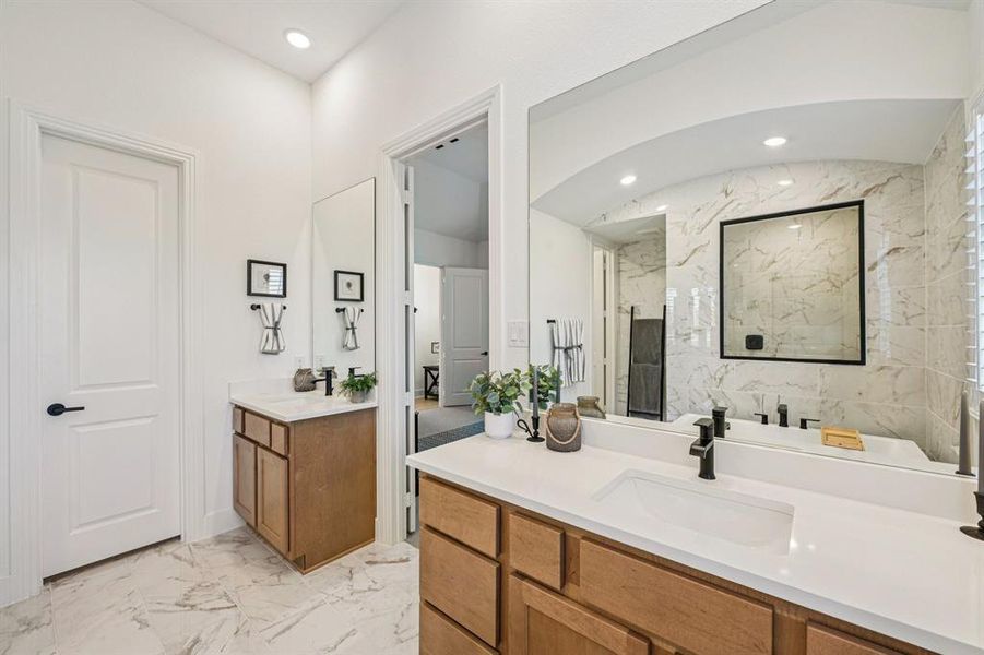 Furnished interior view inside a new home in Ridge Crossing, Waxahachie (Image 14).