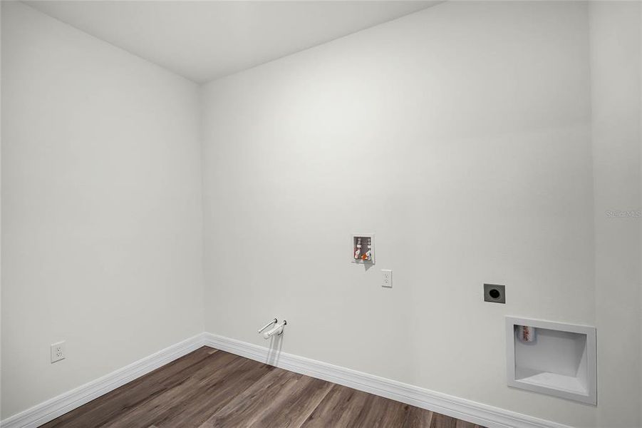 Spacious, unfurnished interior of a new home in Summerlin at Hawthorne Ranch, Lakeland (Image 19).