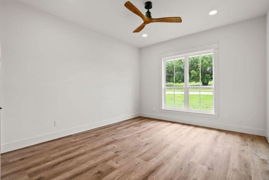 Spacious, unfurnished interior of a new home in , Weatherford (Image 22).