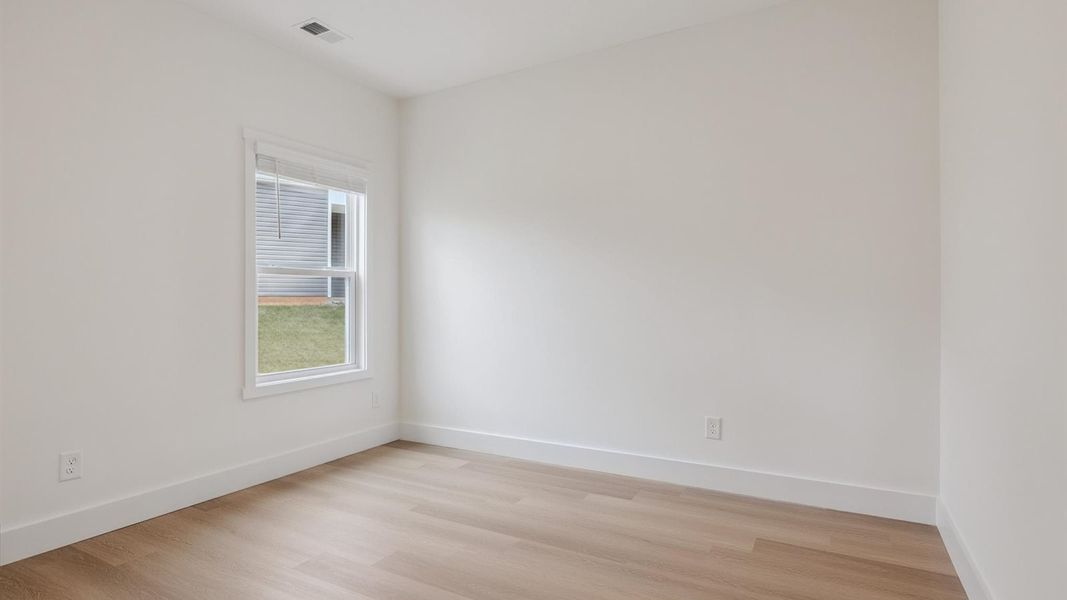 Spacious, unfurnished interior of a new home in Millstone Village, Morristown (Image 14).