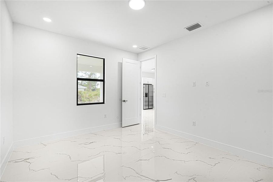 Spacious, unfurnished interior of a new home in , Rotonda West (Image 23).