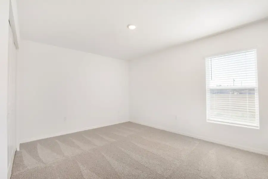 Spacious, unfurnished interior of a new home in Port St. Lucie, Port St. Lucie (Image 19).