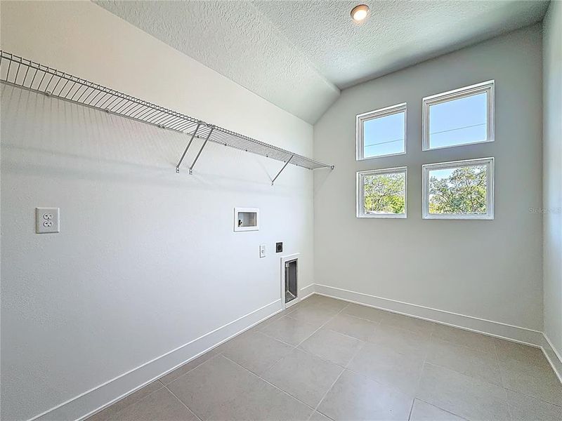 Spacious, unfurnished interior of a new home in , Tampa (Image 75). Spacious, unfurnished interior of a new home in , Tampa (Image 75).