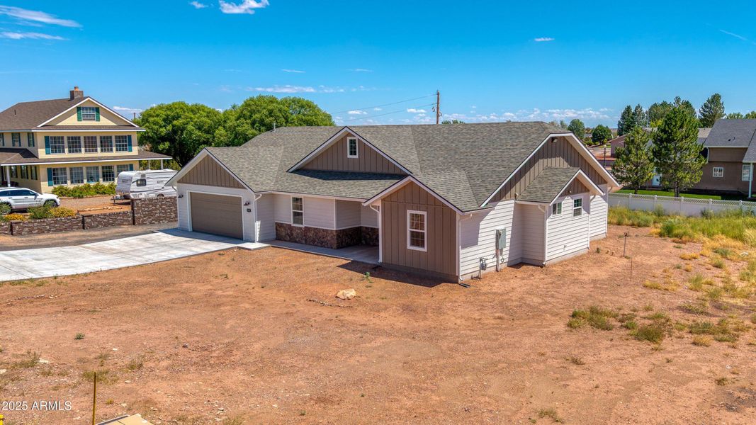 01A 411 Hillcrest (2) 01A 411 Hillcrest (2)