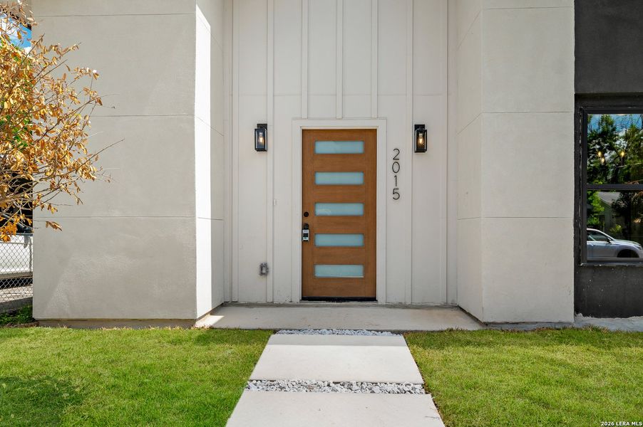 Exterior details and patio area of a home in , San Antonio (Image 3).