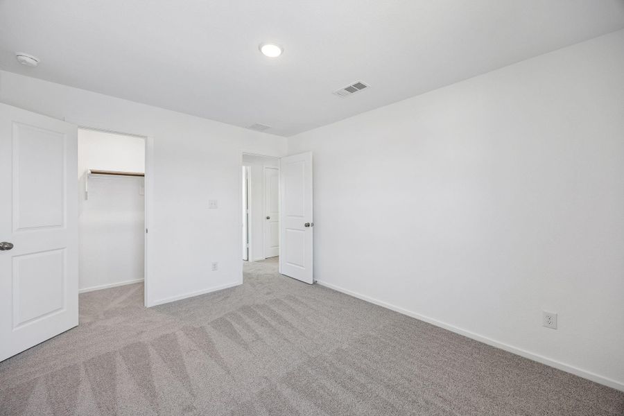 Spacious, unfurnished interior of a new home in Montgomery Bend, Montgomery (Image 14).