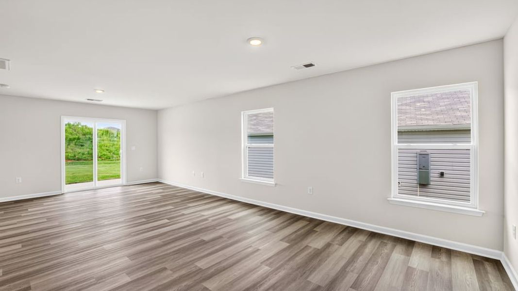 Spacious, unfurnished interior of a new home in Tyger Pines, Moore (Image 17).