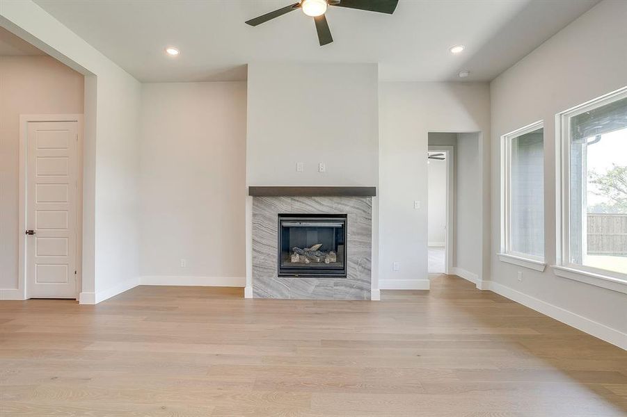 Spacious, unfurnished interior of a new home in Pecan Grove, Burleson (Image 20). Spacious, unfurnished interior of a new home in Pecan Grove, Burleson (Image 20).