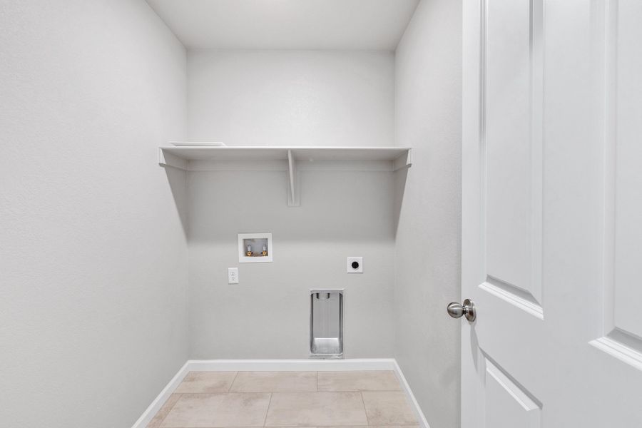 Spacious, unfurnished interior of a new home in Pintail Commons at Johnstown Village, Johnstown (Image 17).