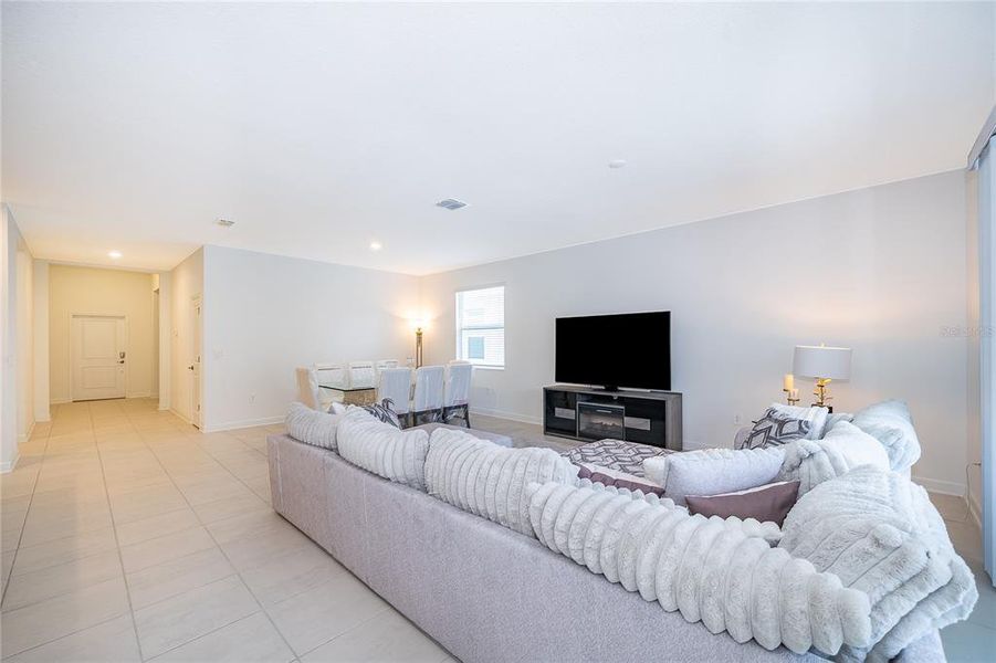 Furnished interior view inside a new home in , Davenport (Image 7).