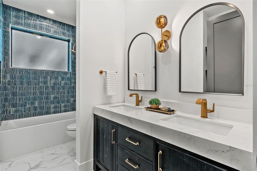 Furnished interior view inside a new home in , Orlando (Image 12).