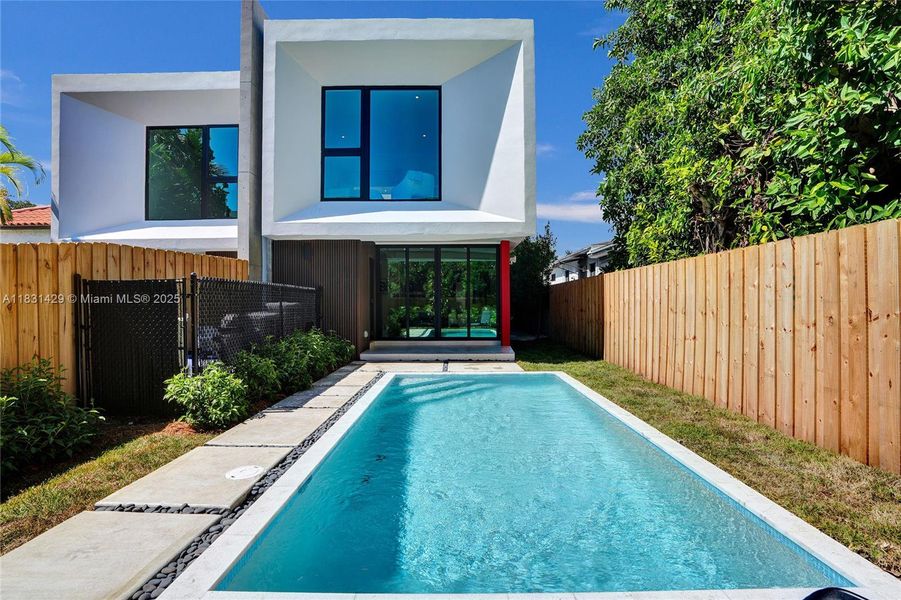 Exterior details and patio area of a home in , Miami (Image 4).