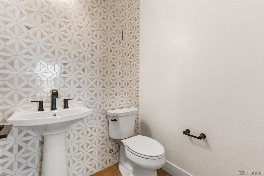 Furnished interior view inside a new home in Reserve at The Canyons, Castle Pines (Image 19). Furnished interior view inside a new home in Reserve at The Canyons, Castle Pines (Image 19).