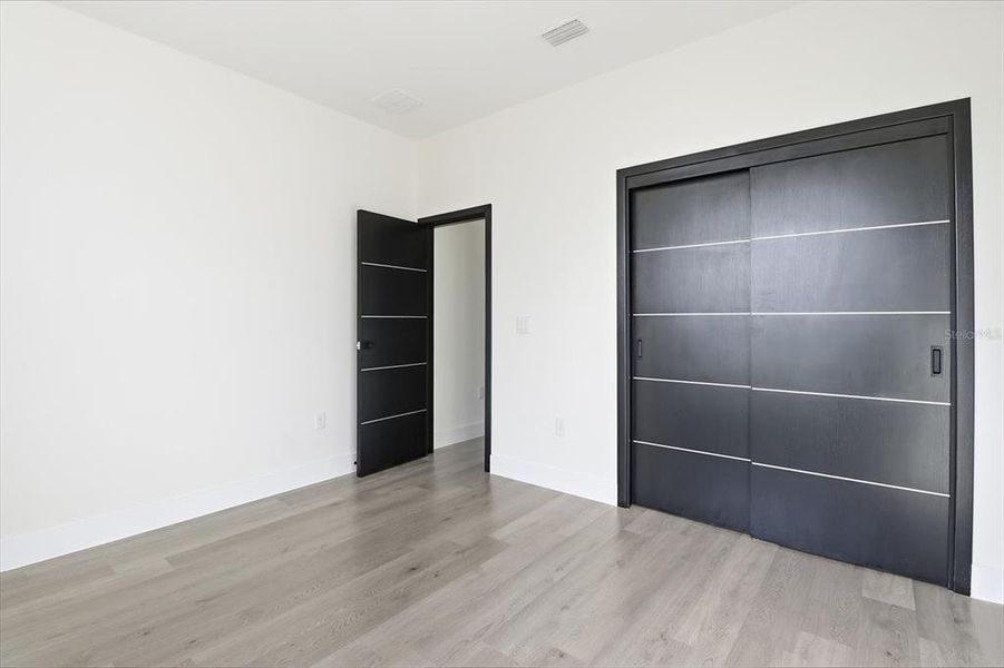 Spacious, unfurnished interior of a new home in , Ocala (Image 33).