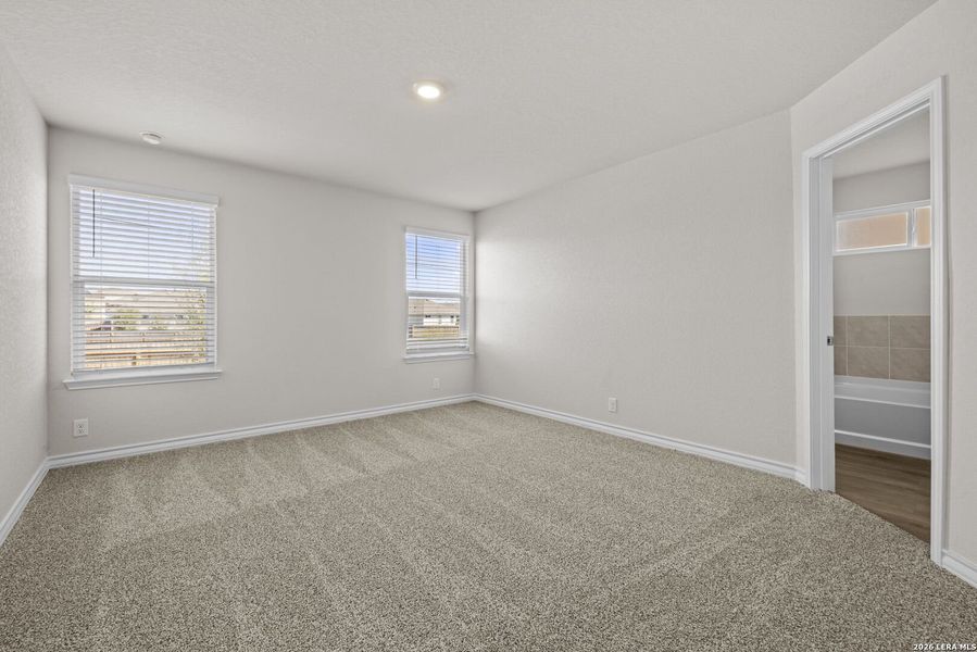 Spacious, unfurnished interior of a new home in Redbird Ranch, San Antonio (Image 13).