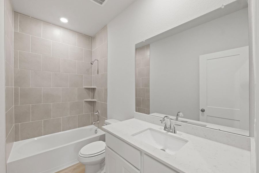 Furnished interior view inside a new home in River Ranch Trails, Dayton (Image 6).