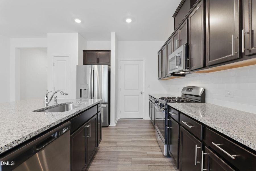 SUN_EverleeTownhomes_Pic_CarsonII-12