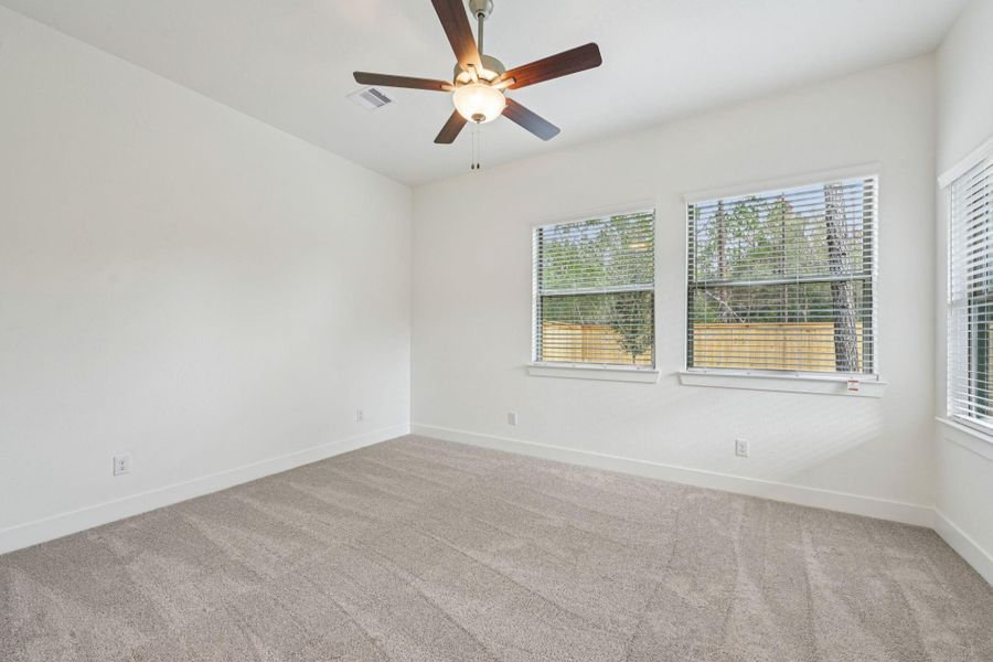 Spacious, unfurnished interior of a new home in Kresston, Montgomery (Image 26).