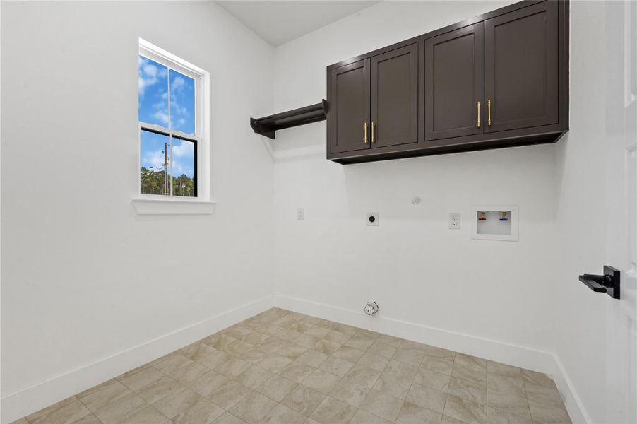 Spacious, unfurnished interior of a new home in , Conroe (Image 21). Spacious, unfurnished interior of a new home in , Conroe (Image 21).