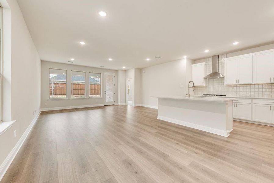 Spacious, unfurnished interior of a new home in Spiritas Ranch, Little Elm (Image 25).