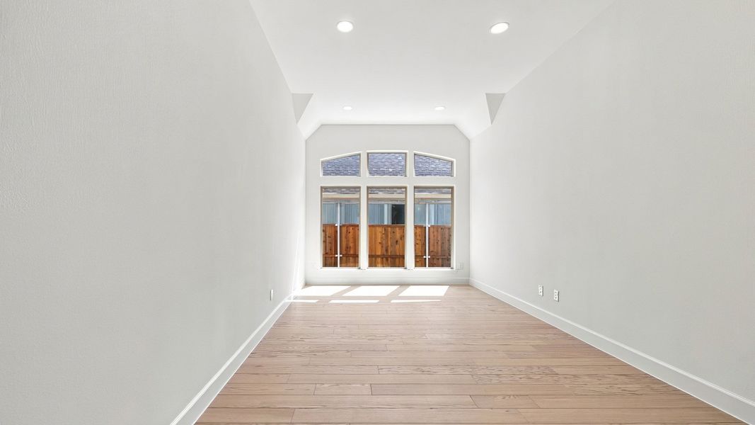 Spacious, unfurnished interior of a new home in Sonoma Verde, McLendon-Chisholm (Image 17).
