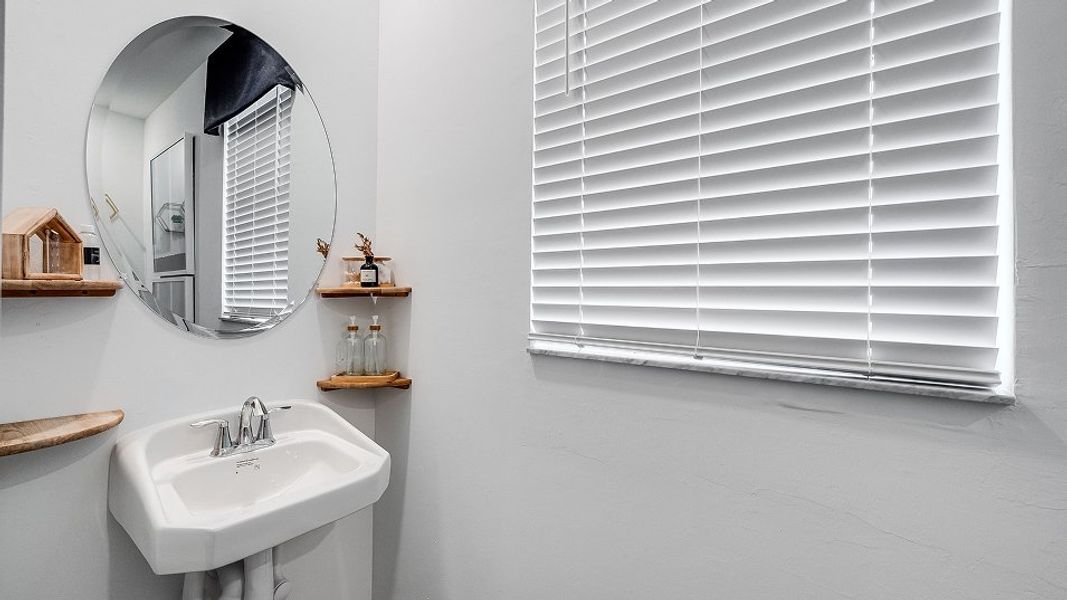 2529 Amalfi Bath3 2of2 Base2 6 12 25