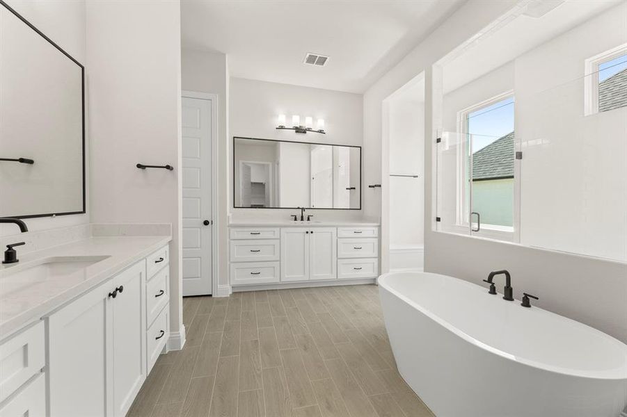 14. 3131 Fisher - Bath (2)