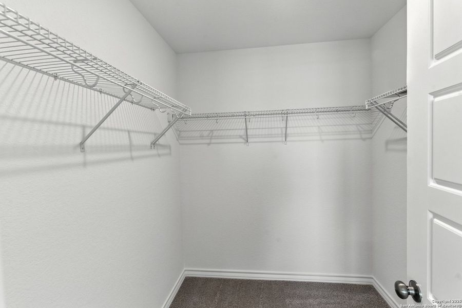 Spacious, unfurnished interior of a new home in Vista Real, Converse (Image 19).