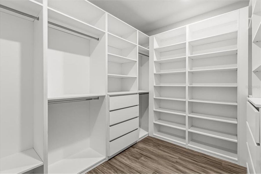 Furnished interior view inside a new home in , Orlando (Image 40).