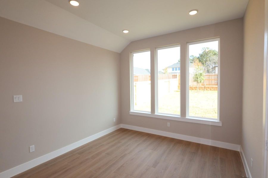 Spacious, unfurnished interior of a new home in Clopton Farms, Montgomery (Image 10).