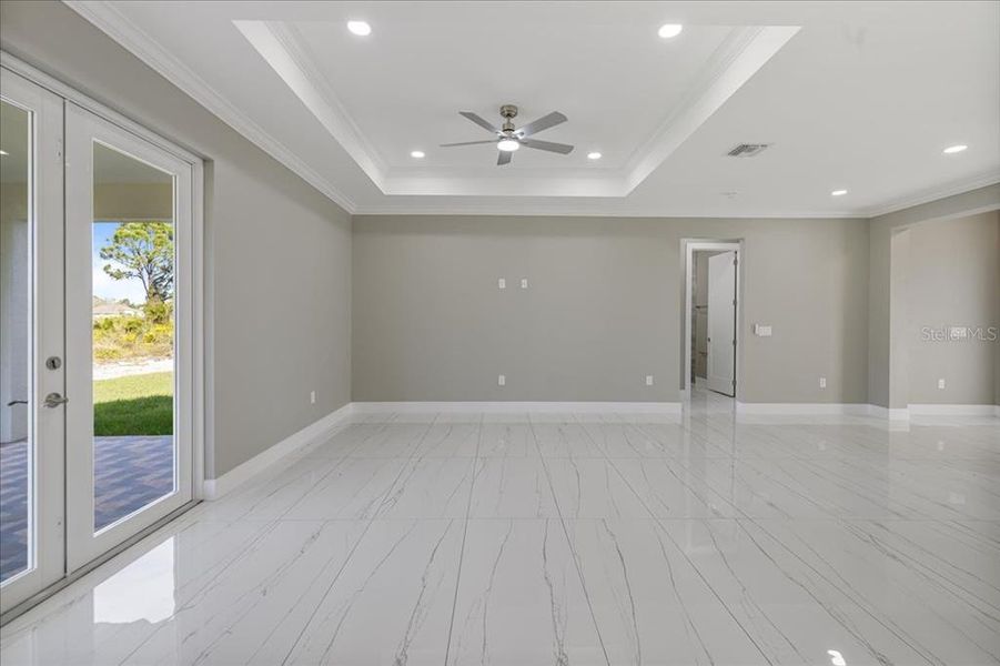 Spacious, unfurnished interior of a new home in , Lehigh Acres (Image 17).