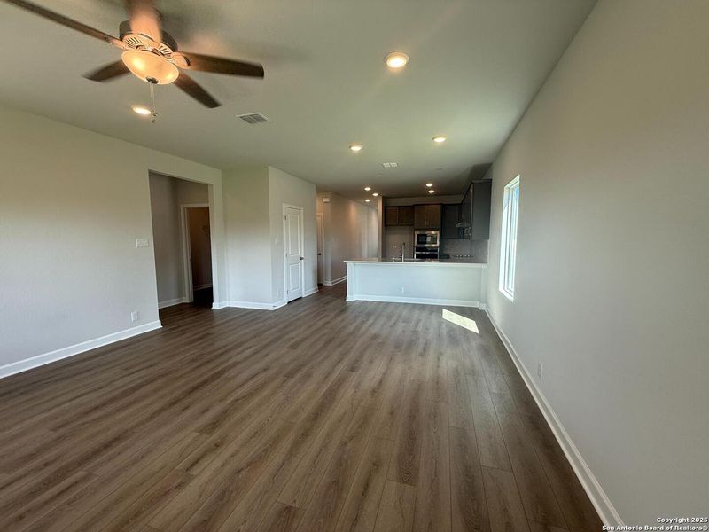 Spacious, unfurnished interior of a new home in The Summit at Saddlebrook Ranch 55's, Schertz (Image 16).
