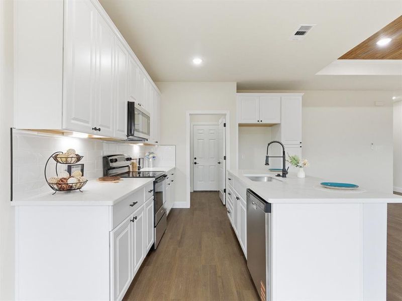 Furnished interior view inside a new home in , Granbury (Image 8).