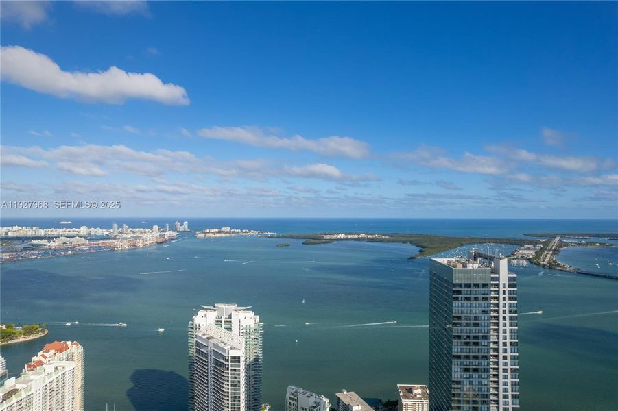 Condo located in Miami, FL showcasing its design and architecture (Image 16). Condo located in Miami, FL showcasing its design and architecture (Image 16).