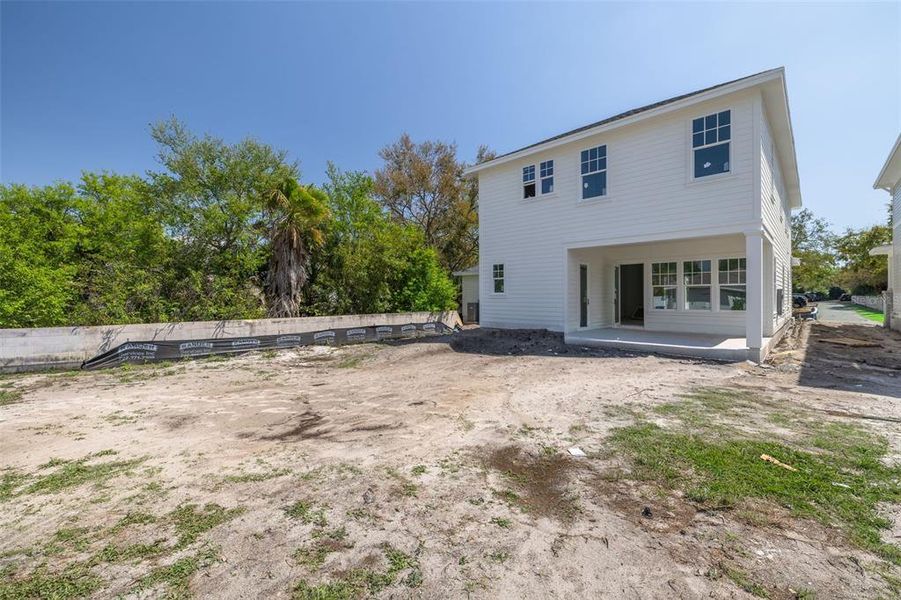 Exterior details and patio area of a home in , St. Petersburg (Image 5).