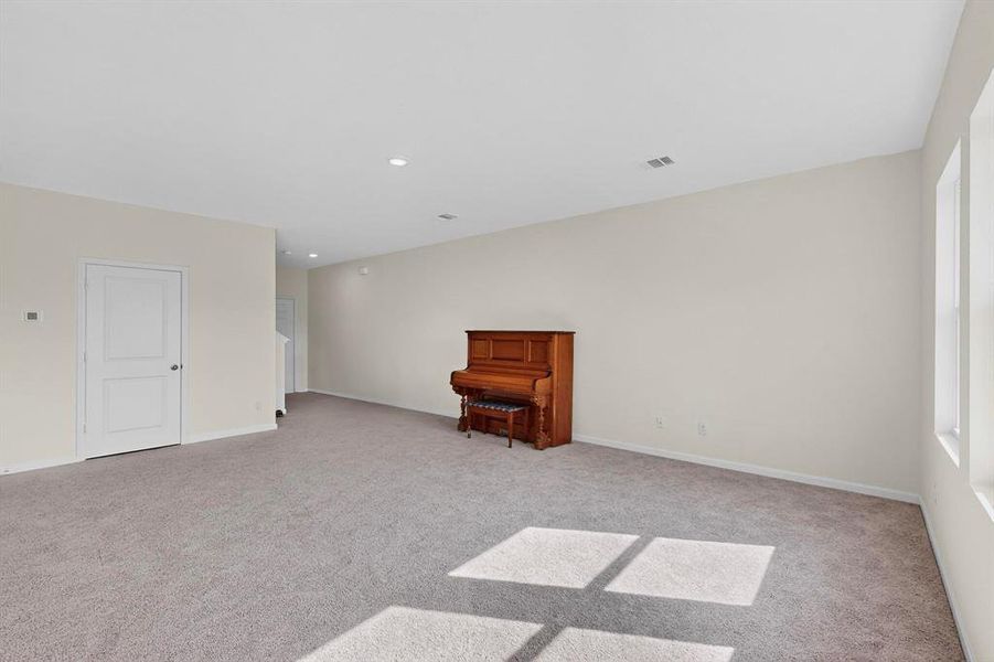 Spacious, unfurnished interior of a new home in Meadow Park, Melissa (Image 16). Spacious, unfurnished interior of a new home in Meadow Park, Melissa (Image 16).