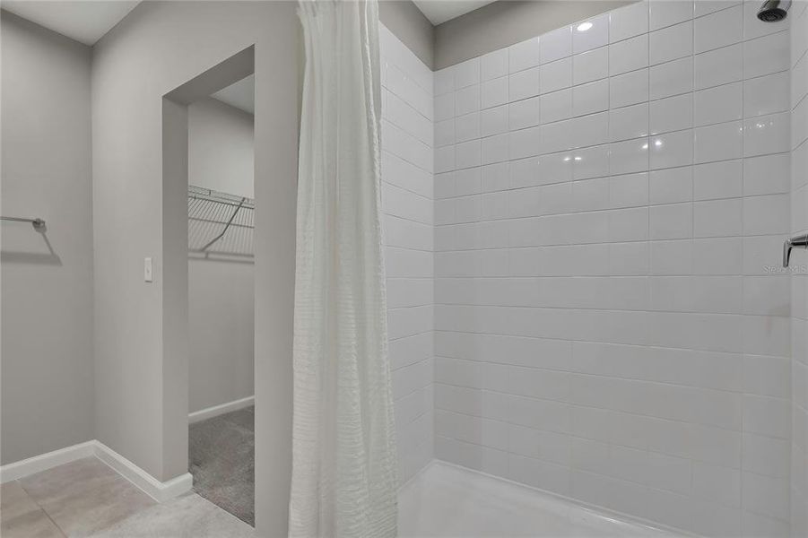 Furnished interior view inside a new home in , Sumterville (Image 12).