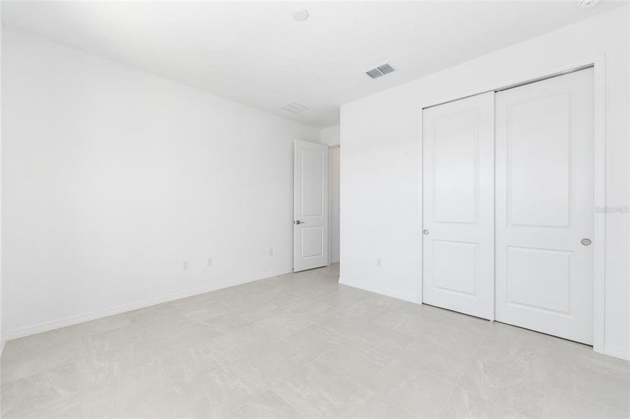 Spacious, unfurnished interior of a new home in Calesa Township, Ocala (Image 44).