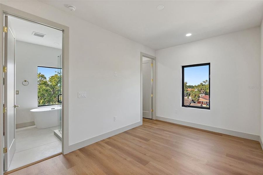 Spacious, unfurnished interior of a new home in , Tampa (Image 25). Spacious, unfurnished interior of a new home in , Tampa (Image 25).