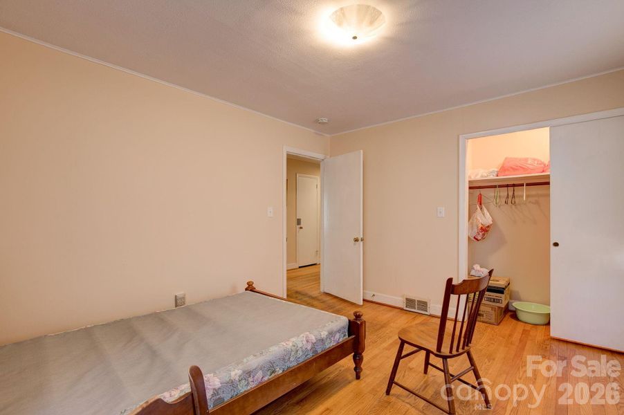 Furnished interior view inside a new home in , Pageland (Image 21).