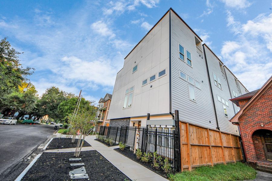 Front exterior of a new home in , Houston, TX, highlighting curb appeal (Image 25).