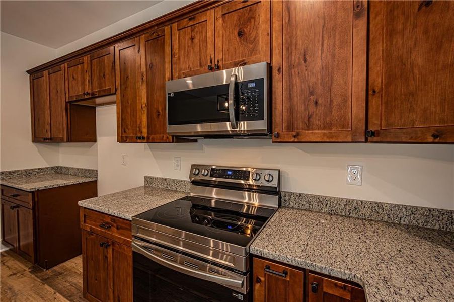 Furnished interior view inside a new home in , Dawsonville (Image 7).